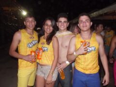 Oktober 10 Anos